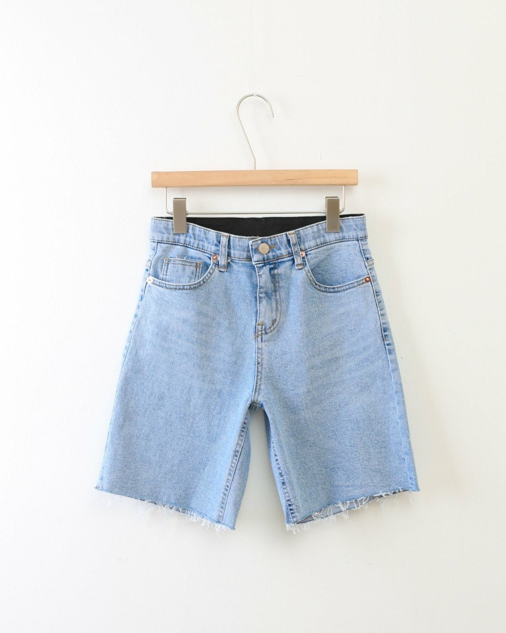elastic denim shorts