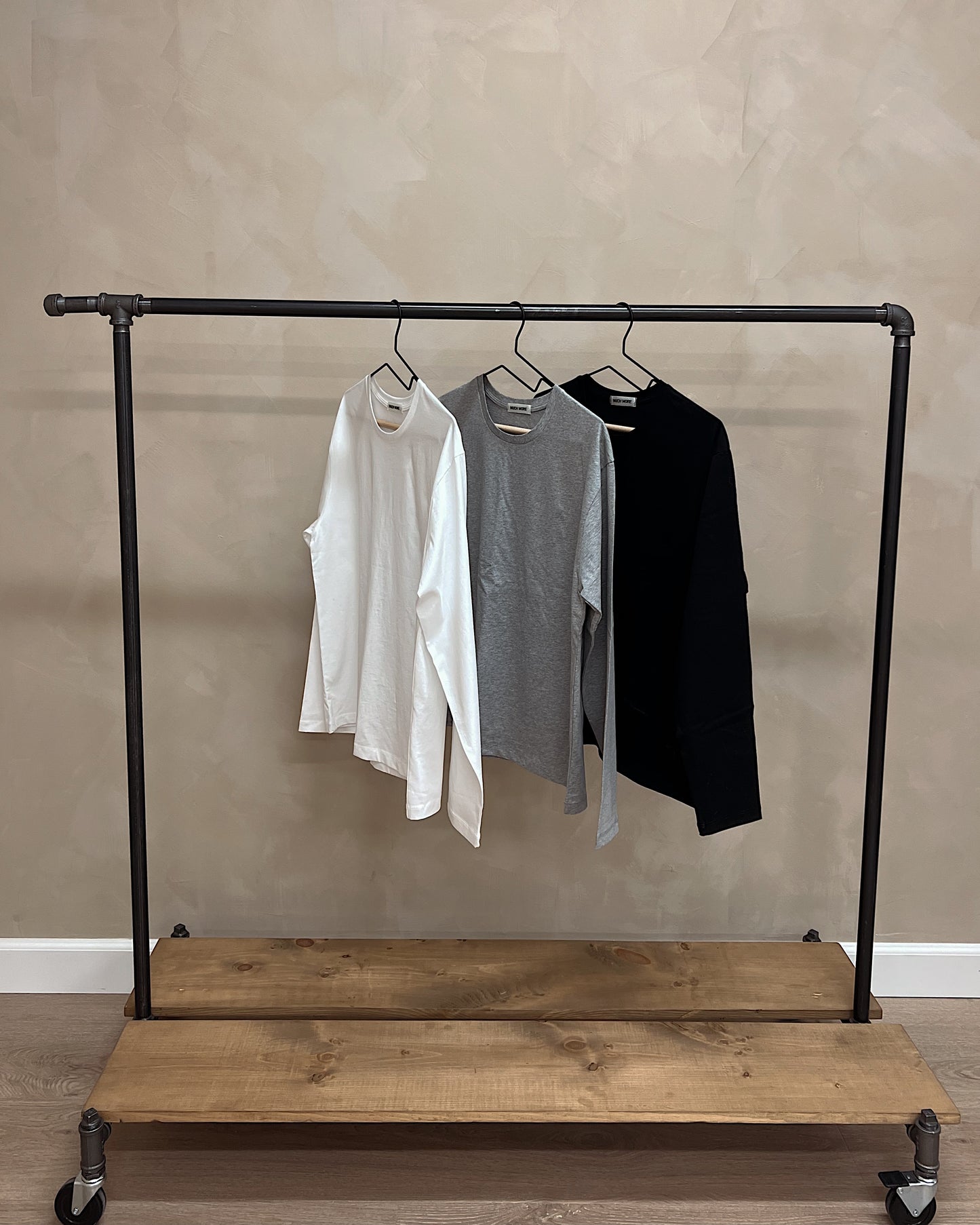 essential long sleeve tee