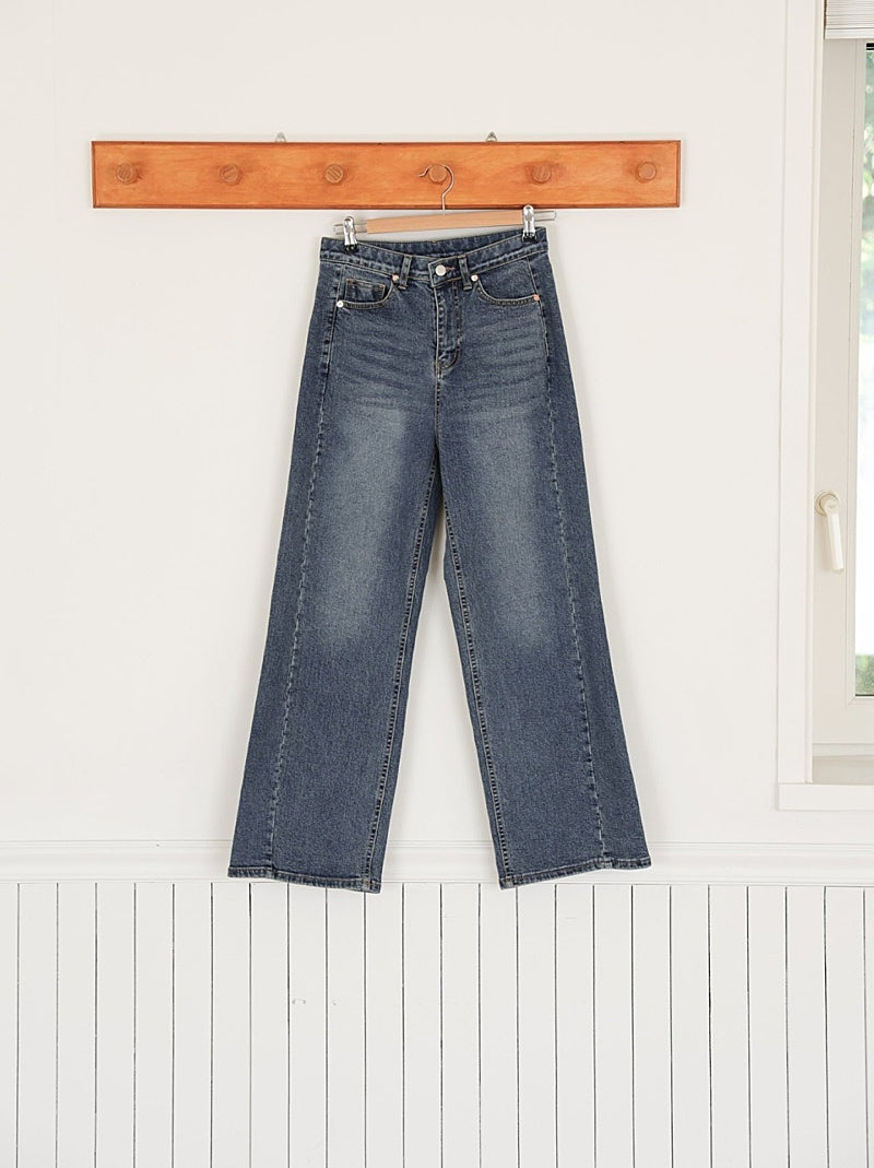 loose fit jeans with hidden elastic waist