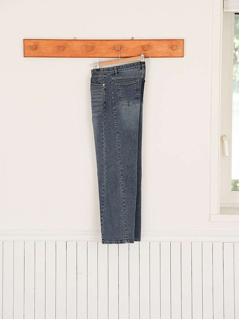 loose fit jeans with hidden elastic waist