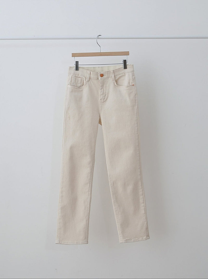slim jeans with elastic waist