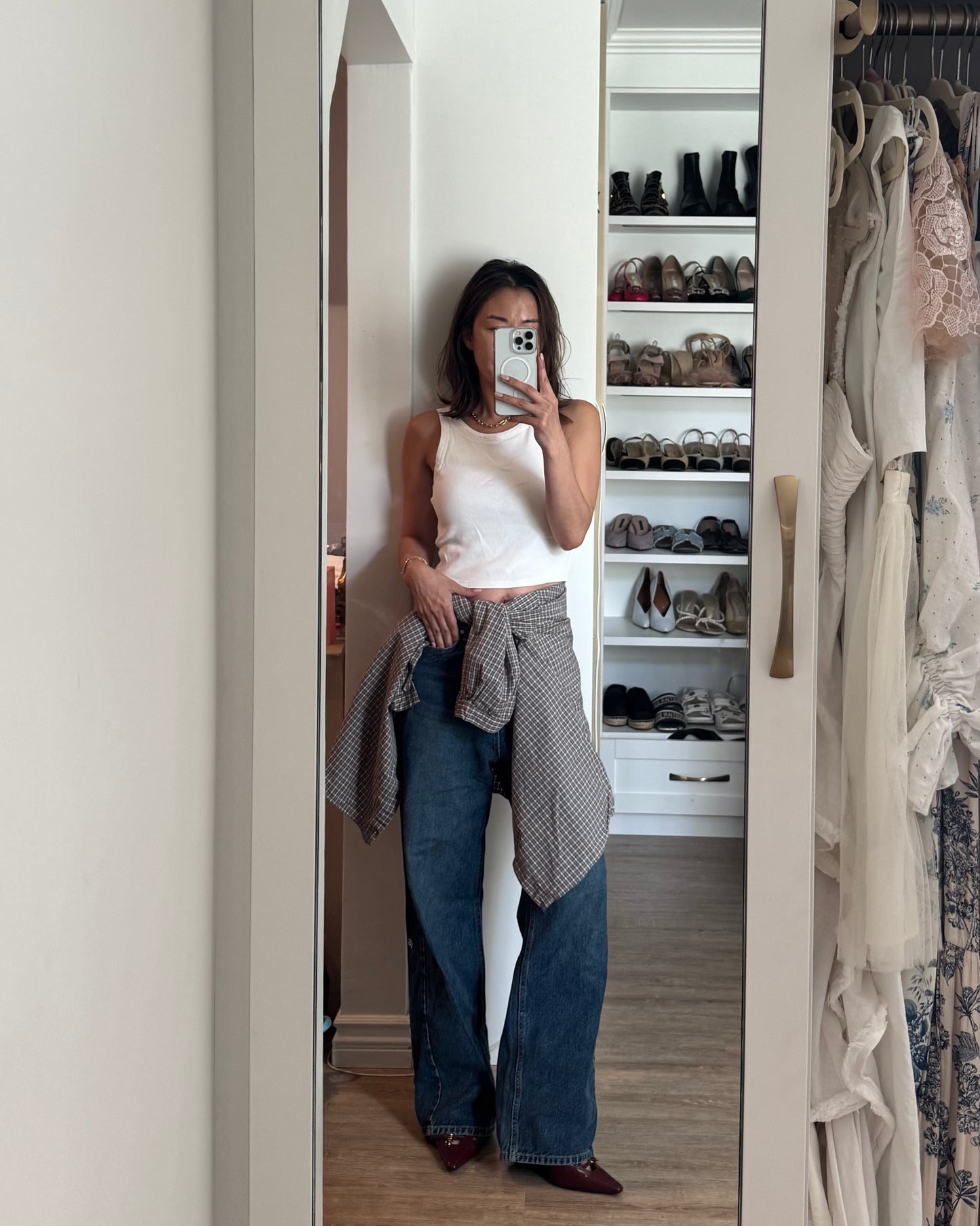 loose fit jeans with hidden elastic waist